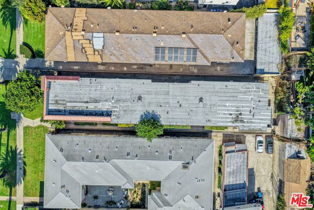 2130 N Beachwood Drive, Los Angeles, CA 90068