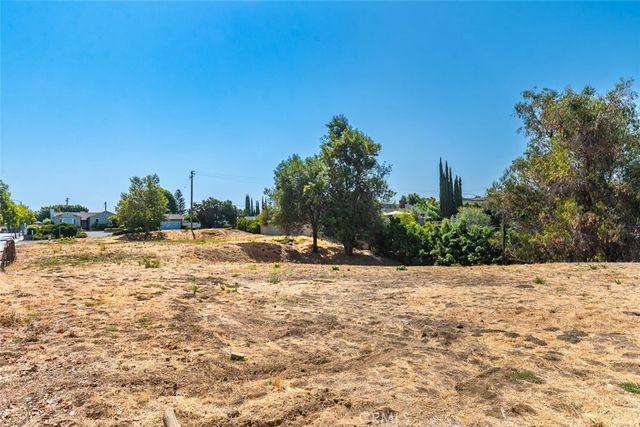 5001 Siesta Lane and Yorba Linda Blvd, Yorba Linda, CA 92886