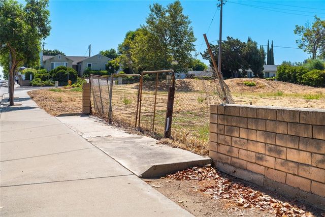 5001 Siesta Lane and Yorba Linda Blvd, Yorba Linda, CA 92886