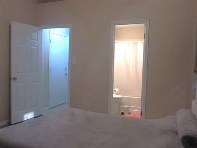 11552 Springshire Drive, Houston, TX 77066