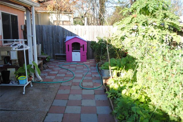 11552 Springshire Drive, Houston, TX 77066