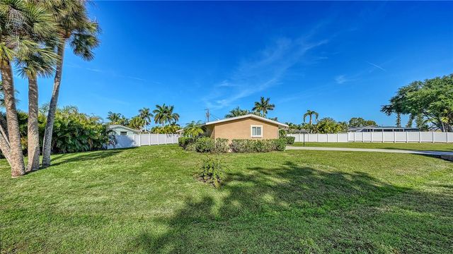 6620 AVENUE C, Sarasota, FL 34231