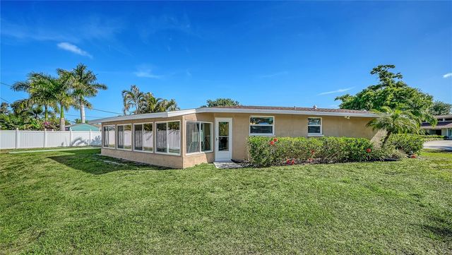 6620 AVENUE C, Sarasota, FL 34231