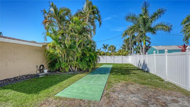 6620 AVENUE C, Sarasota, FL 34231