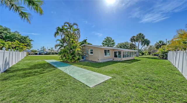 6620 AVENUE C, Sarasota, FL 34231
