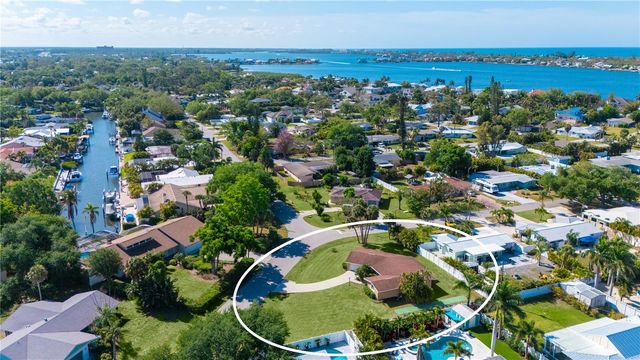 6620 AVENUE C, Sarasota, FL 34231