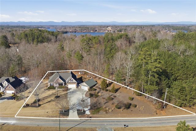 9069 Fairview Church Road, Seneca, SC 29672