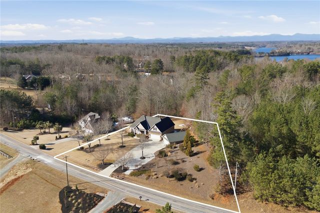 9069 Fairview Church Road, Seneca, SC 29672