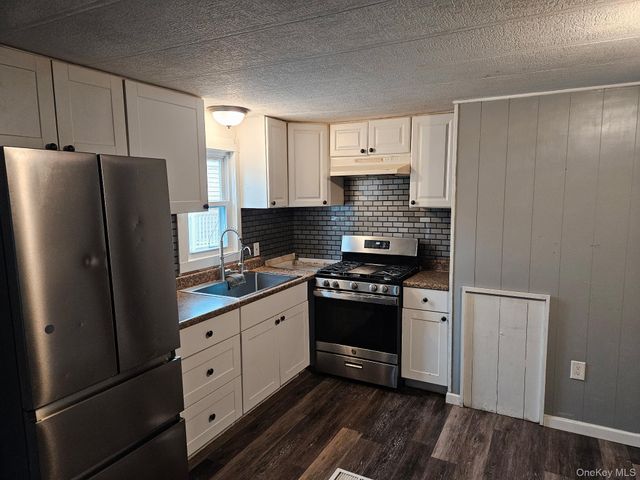 621 SHEAFE Road LOT 8, Poughkeepsie, NY 12601