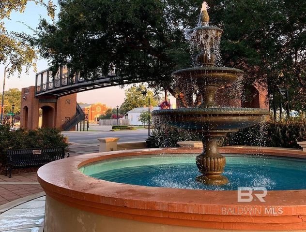 8886 Point Hope Bend, Foley, AL 36535