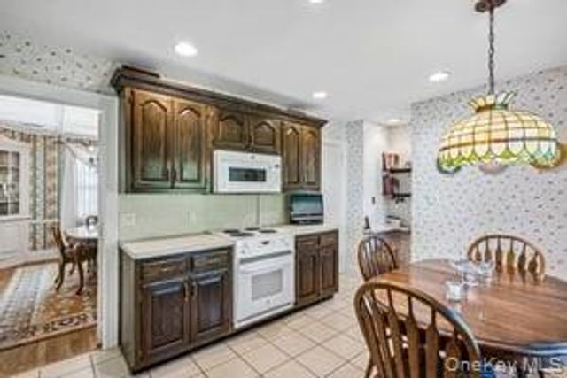 49 Ogden Avenue, East Williston, NY 11596
