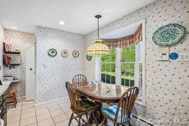 49 Ogden Avenue, East Williston, NY 11596