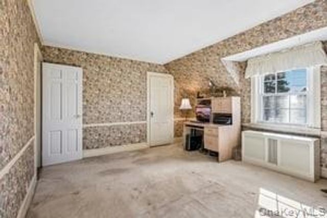 49 Ogden Avenue, East Williston, NY 11596