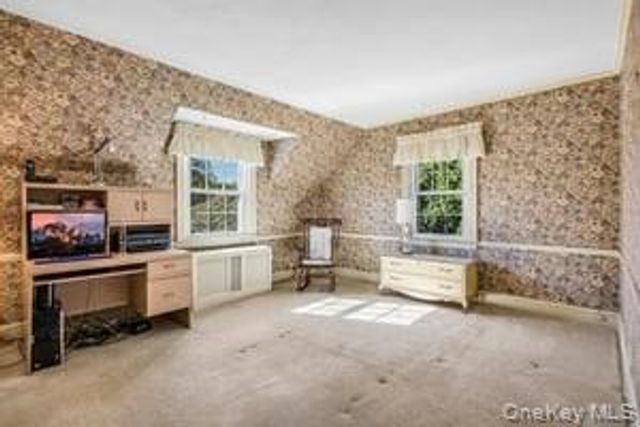 49 Ogden Avenue, East Williston, NY 11596