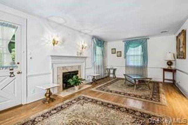 49 Ogden Avenue, East Williston, NY 11596