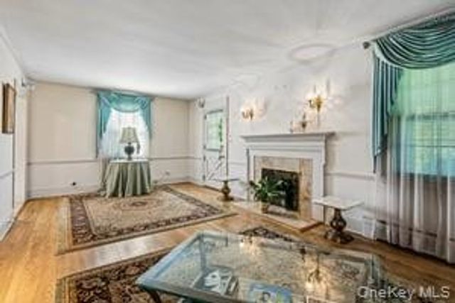49 Ogden Avenue, East Williston, NY 11596