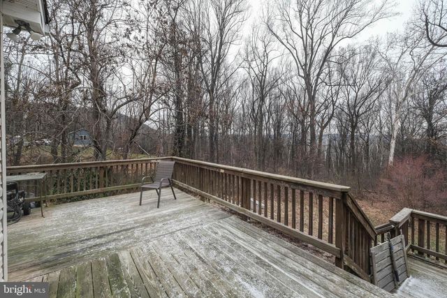 1195 SHANGRI LA RD, Bentonville, VA 22610