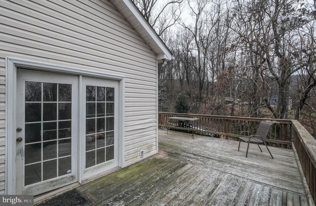 1195 SHANGRI LA RD, Bentonville, VA 22610