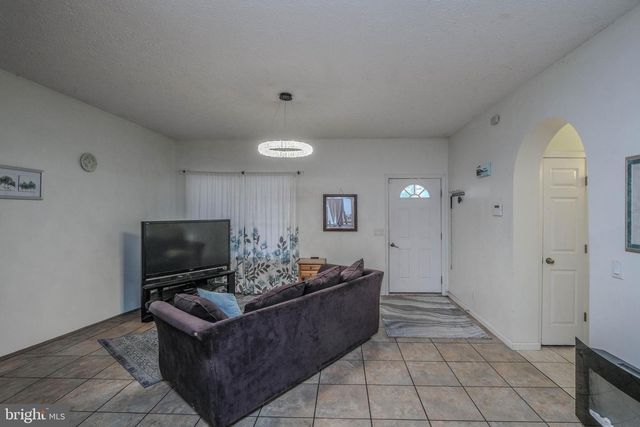 1195 SHANGRI LA RD, Bentonville, VA 22610