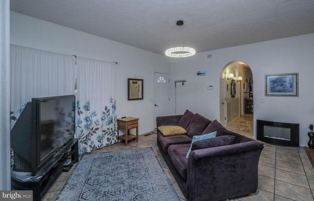 1195 SHANGRI LA RD, Bentonville, VA 22610