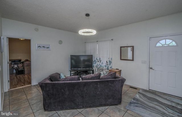 1195 SHANGRI LA RD, Bentonville, VA 22610