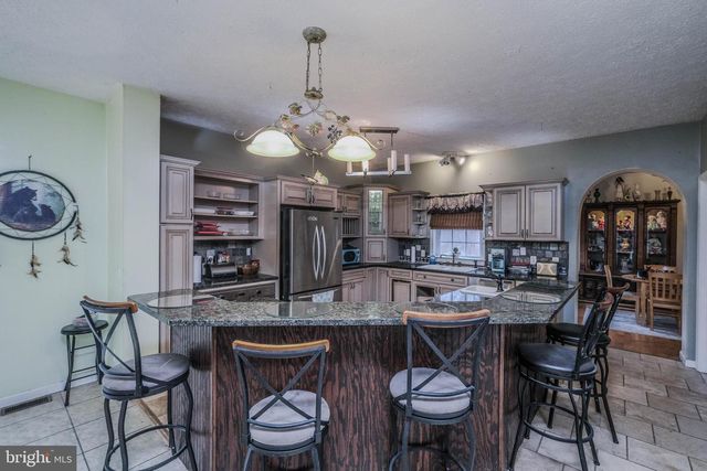 1195 SHANGRI LA RD, Bentonville, VA 22610