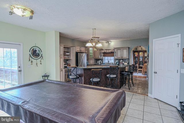 1195 SHANGRI LA RD, Bentonville, VA 22610