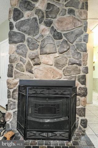 1195 SHANGRI LA RD, Bentonville, VA 22610