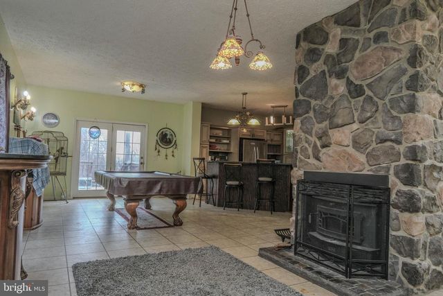 1195 SHANGRI LA RD, Bentonville, VA 22610