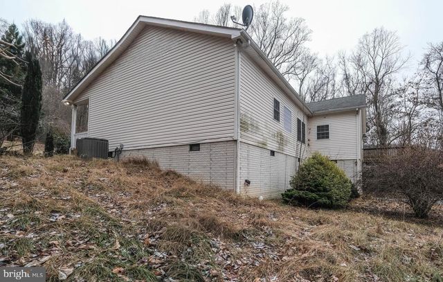 1195 SHANGRI LA RD, Bentonville, VA 22610