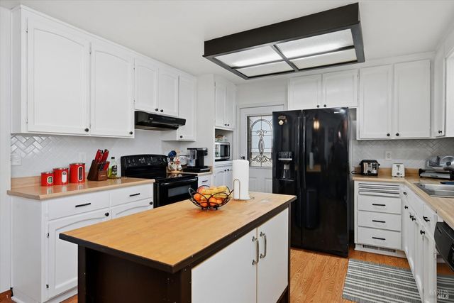 18712 Hidden Valley Rd, Hidden Valley Lake, CA 95467