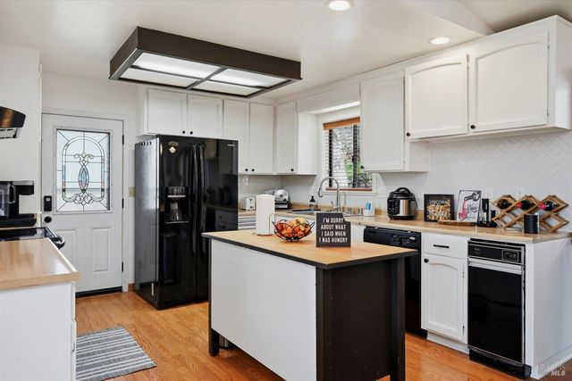 18712 Hidden Valley Rd, Hidden Valley Lake, CA 95467