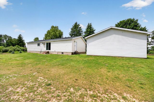 5110 N Cedar Lake Road NE, Edmore, MI 48829