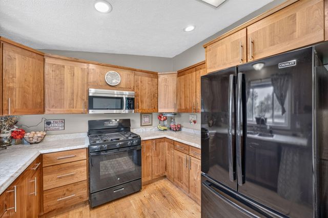 5110 N Cedar Lake Road NE, Edmore, MI 48829