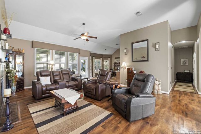 1809 Mountain Laurel, Kerrville, TX 78028