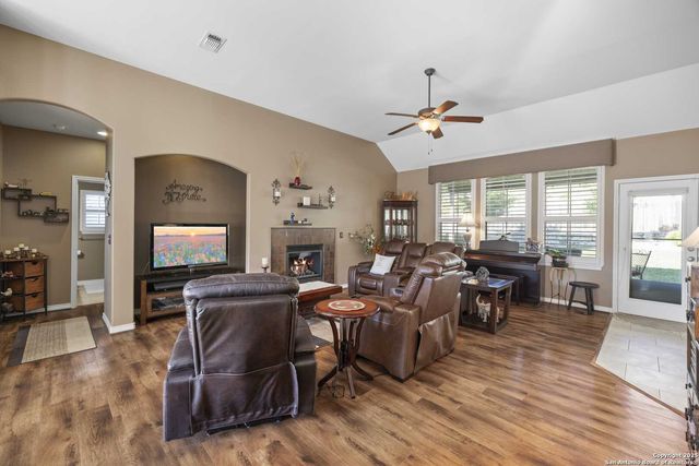 1809 Mountain Laurel, Kerrville, TX 78028