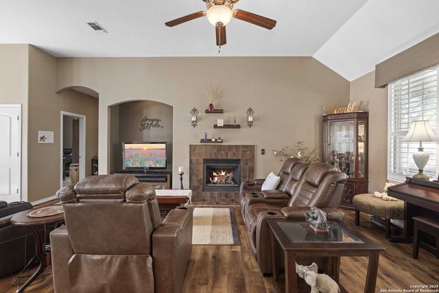 1809 Mountain Laurel, Kerrville, TX 78028