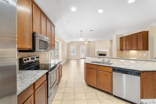 6003 Flag Stone DR, Killeen, TX 76542