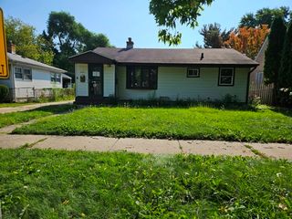633 S Fulton Avenue, Waukegan, IL 60085