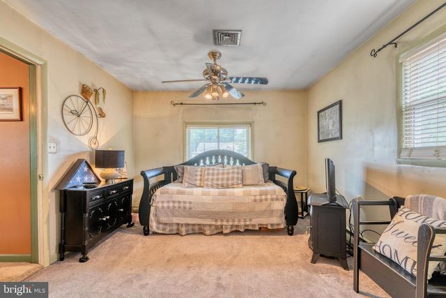 207 TWIN LAKES BLVD BLVD, Tuckerton, NJ 08087