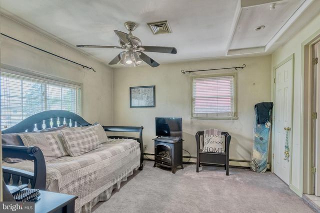 207 TWIN LAKES BLVD BLVD, Tuckerton, NJ 08087
