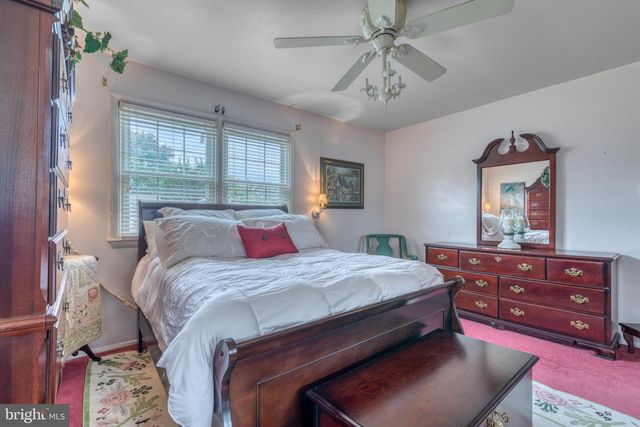 207 TWIN LAKES BLVD BLVD, Tuckerton, NJ 08087