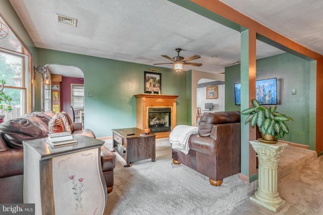207 TWIN LAKES BLVD BLVD, Tuckerton, NJ 08087