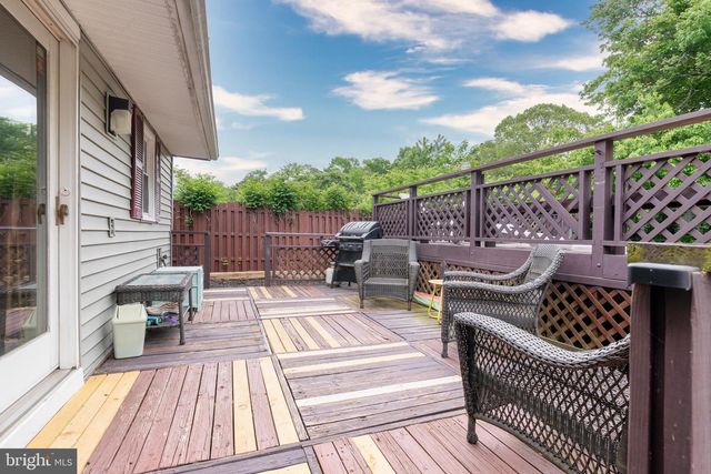 207 TWIN LAKES BLVD BLVD, Tuckerton, NJ 08087