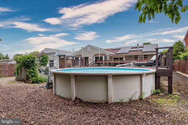 207 TWIN LAKES BLVD BLVD, Tuckerton, NJ 08087