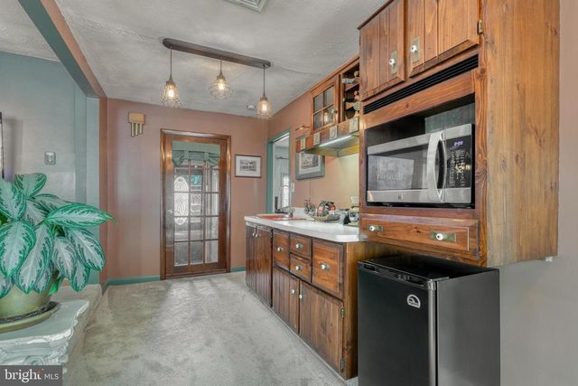 207 TWIN LAKES BLVD BLVD, Tuckerton, NJ 08087