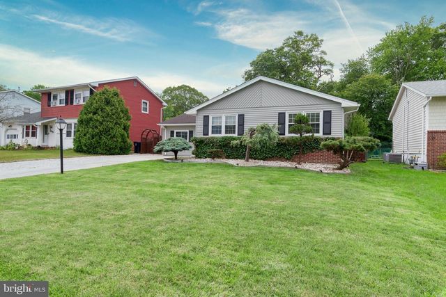 207 TWIN LAKES BLVD BLVD, Tuckerton, NJ 08087