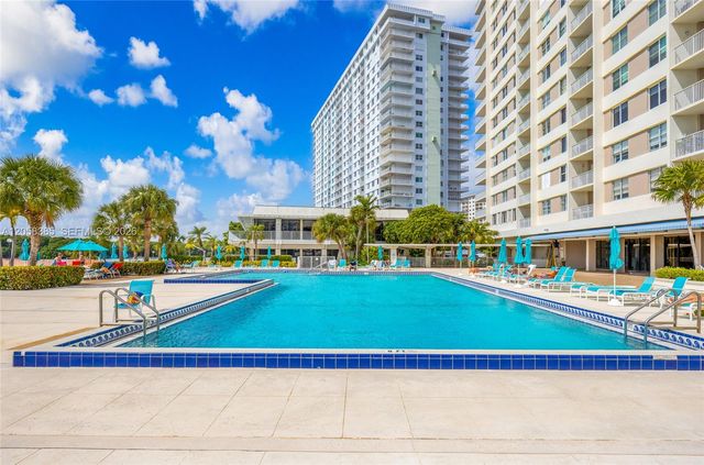 300 Bayview Drive 202, Sunny Isles Beach, FL 33160