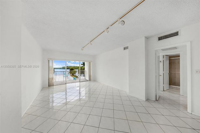 300 Bayview Drive 202, Sunny Isles Beach, FL 33160