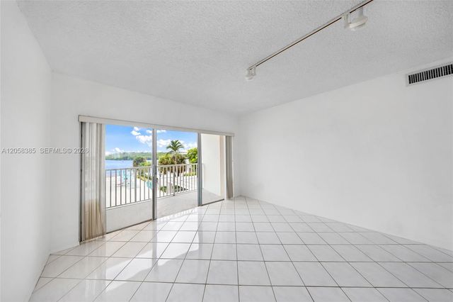 300 Bayview Drive 202, Sunny Isles Beach, FL 33160